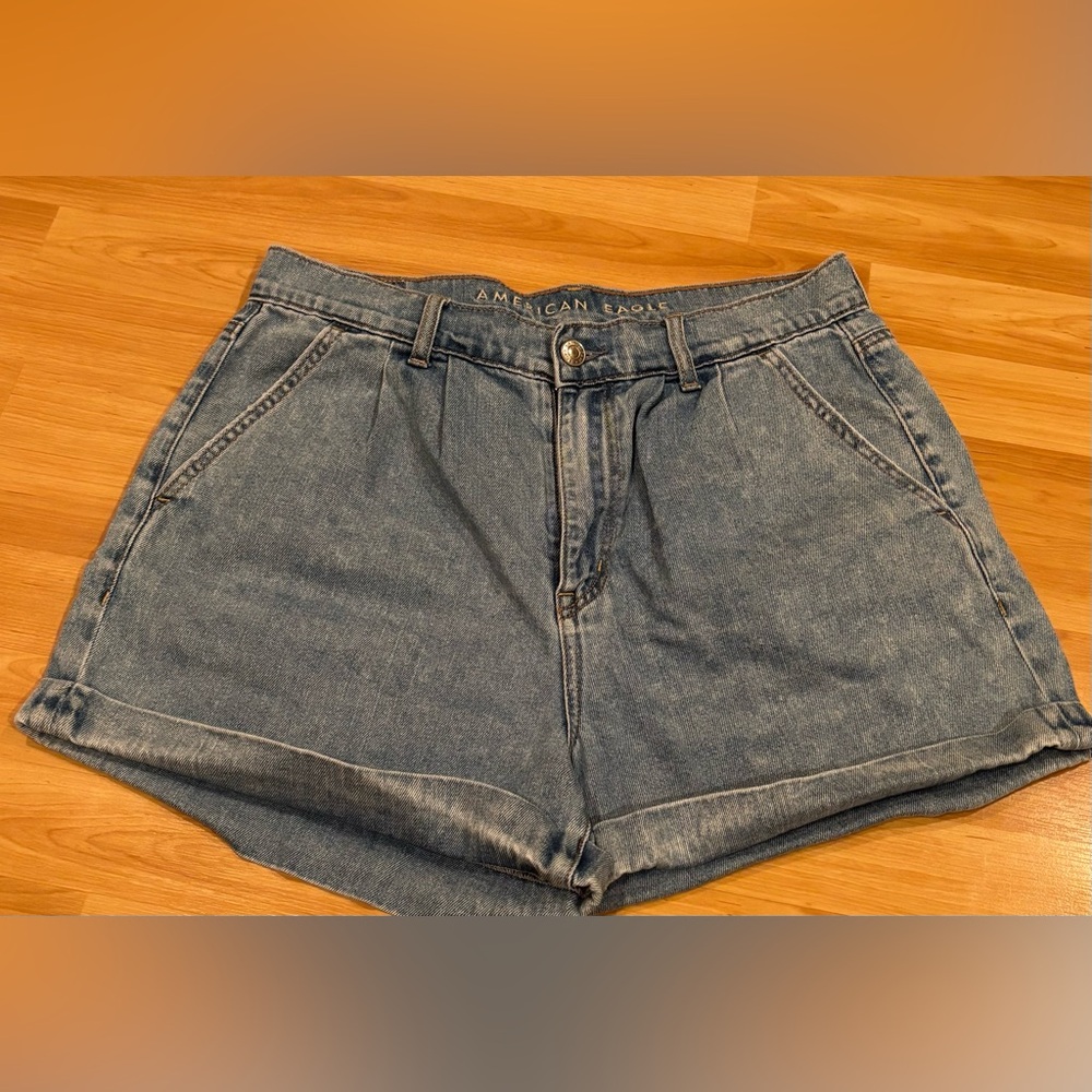American Eagle Outfitters Mom Jean Shorts